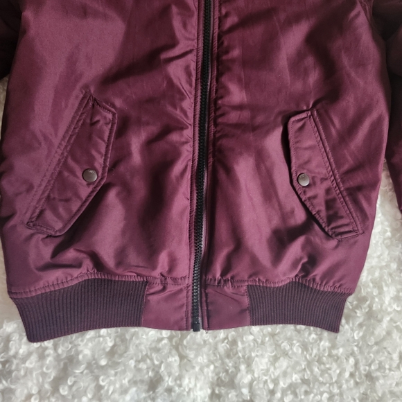 H&M Sz Small Men's Burgundy Bomber Jacket Lightweight Fall Layer - Picture 4 of 10